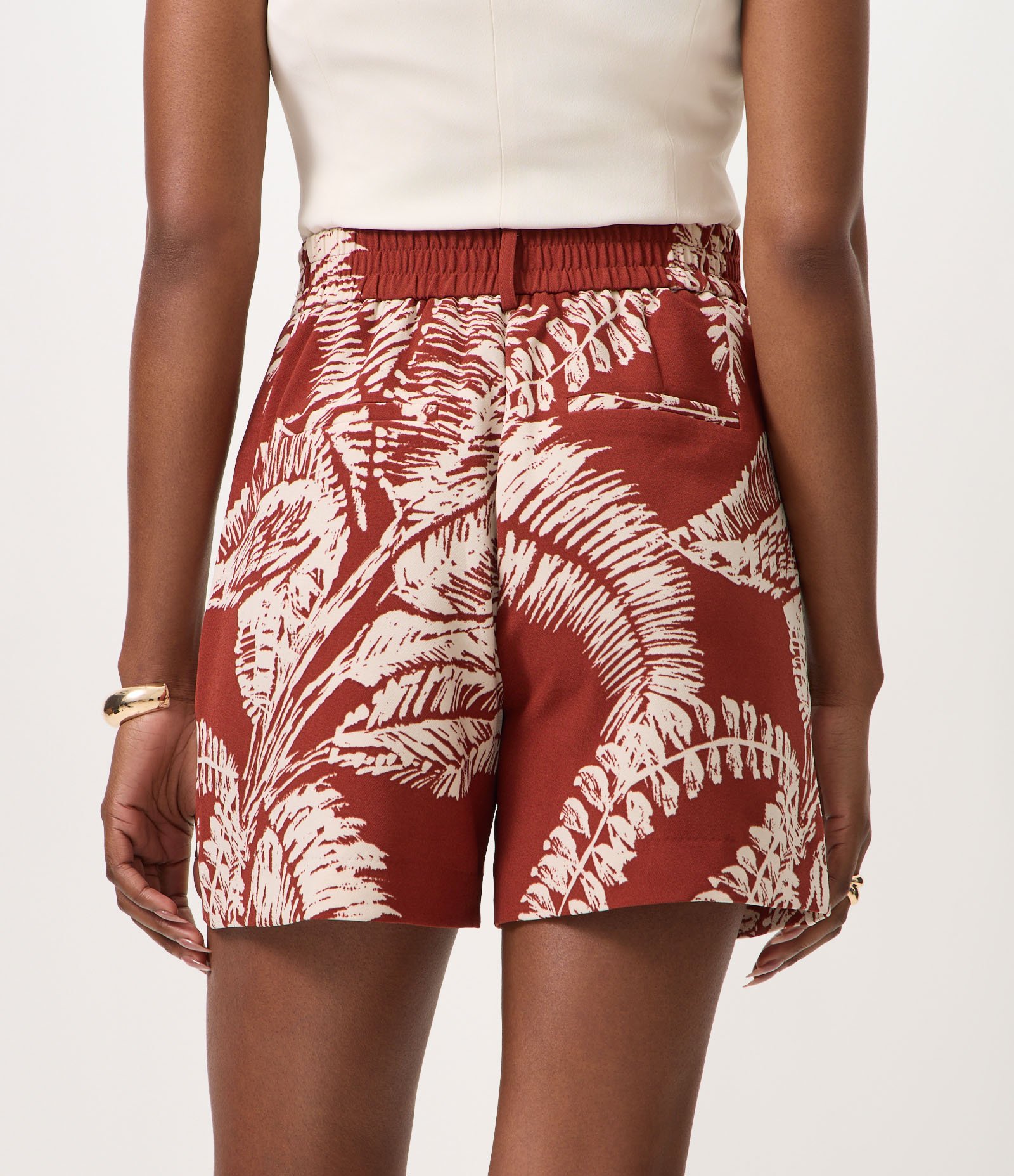 Short em Crepe com Estampa de Folhagens e Bolsos Frontais Vermelho 5