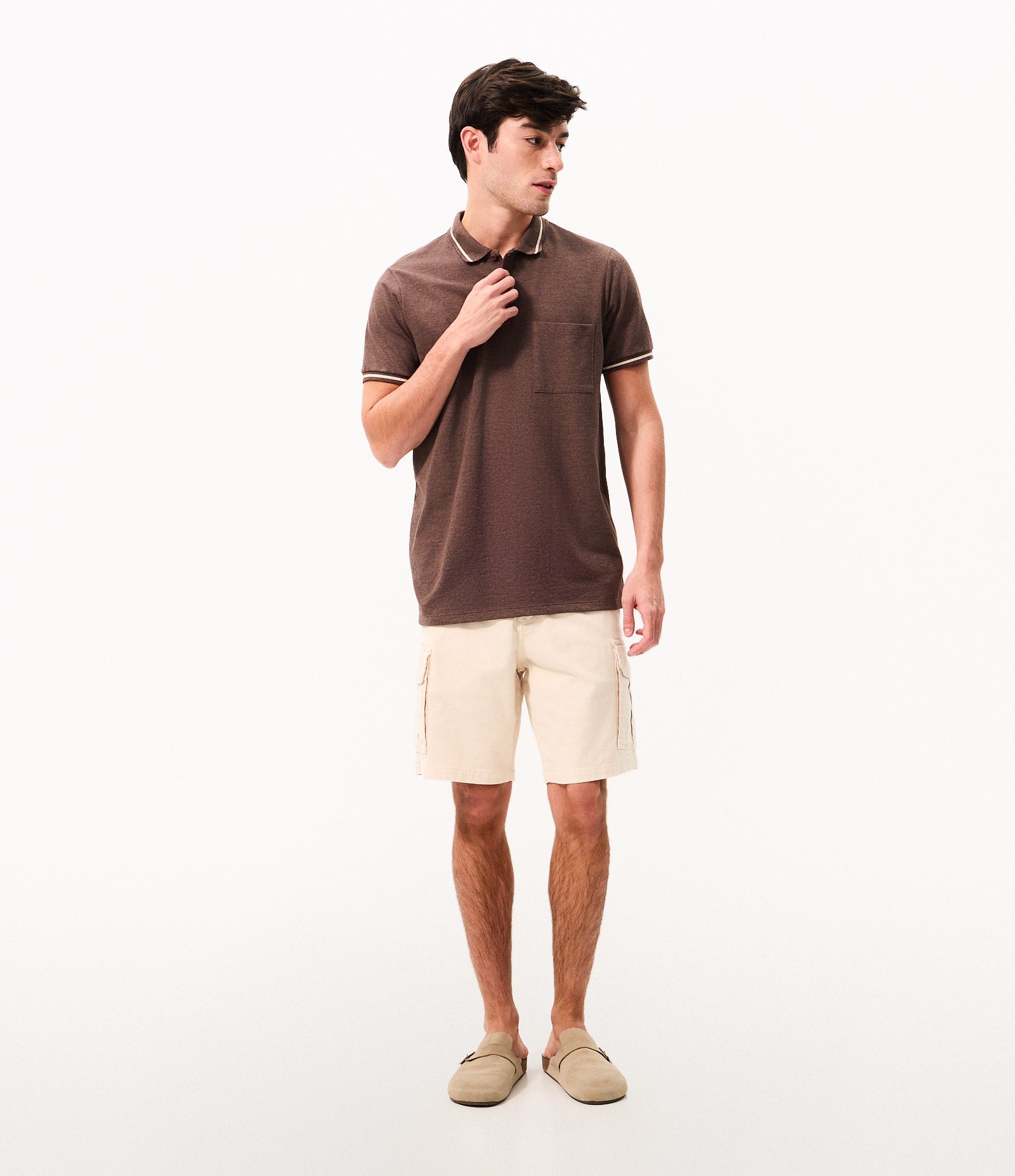 Polo Piquet com Bolso Masculina Marrom 2