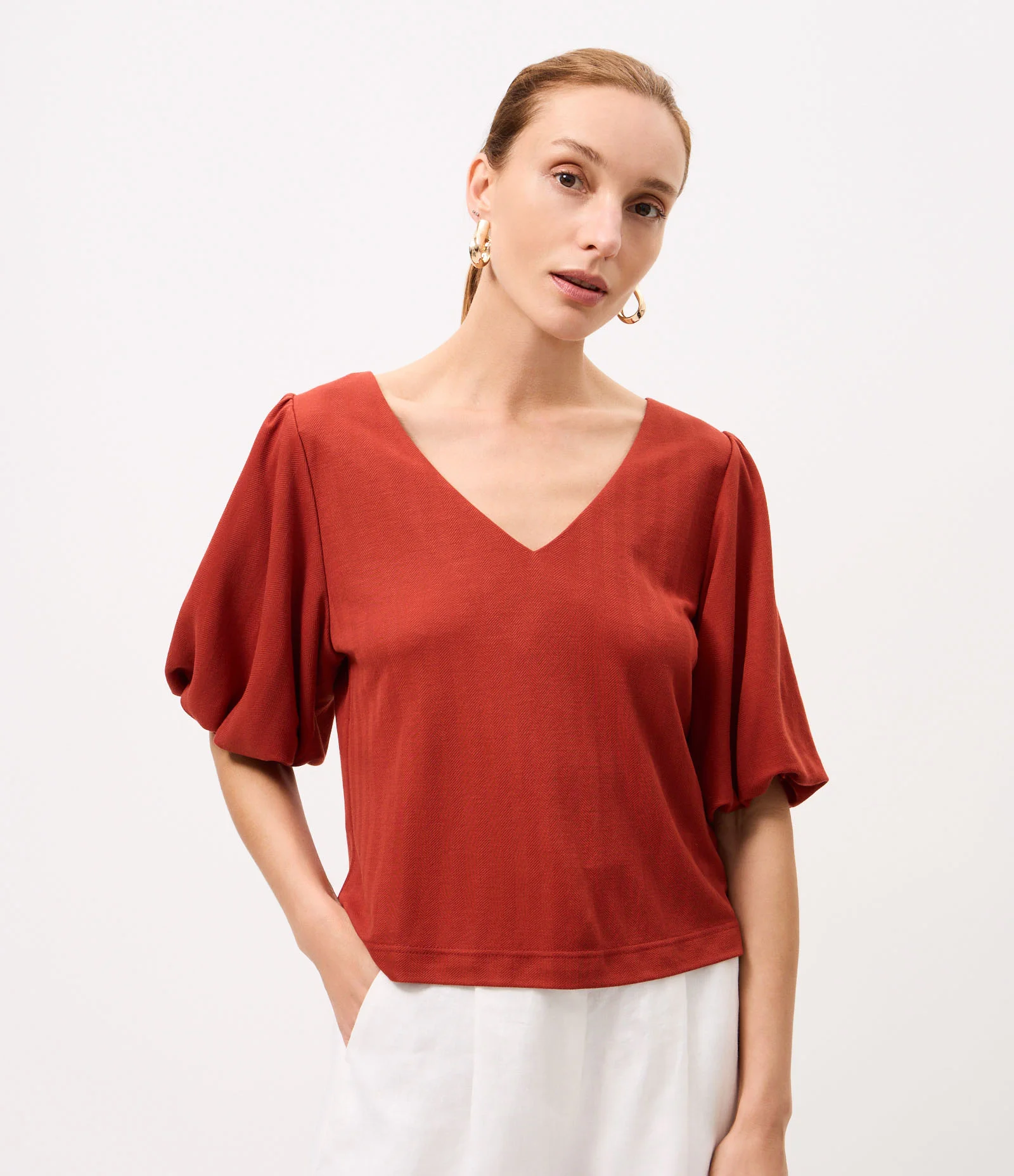 Blusa em Piquet com Decote V e Manga Balonê Terracota 1