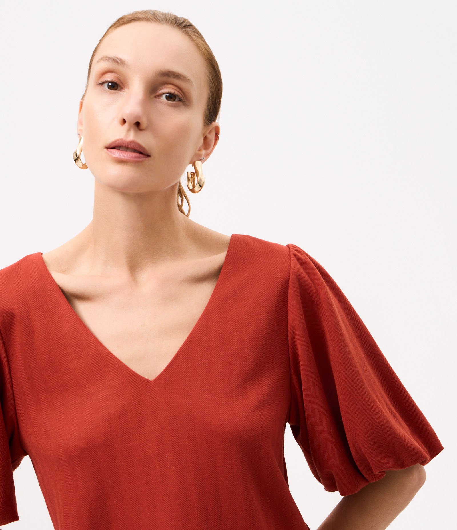 Blusa em Piquet com Decote V e Manga Balonê Terracota 3