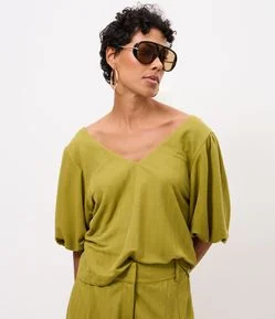Blusa em Piquet com Decote V e Manga Balonê