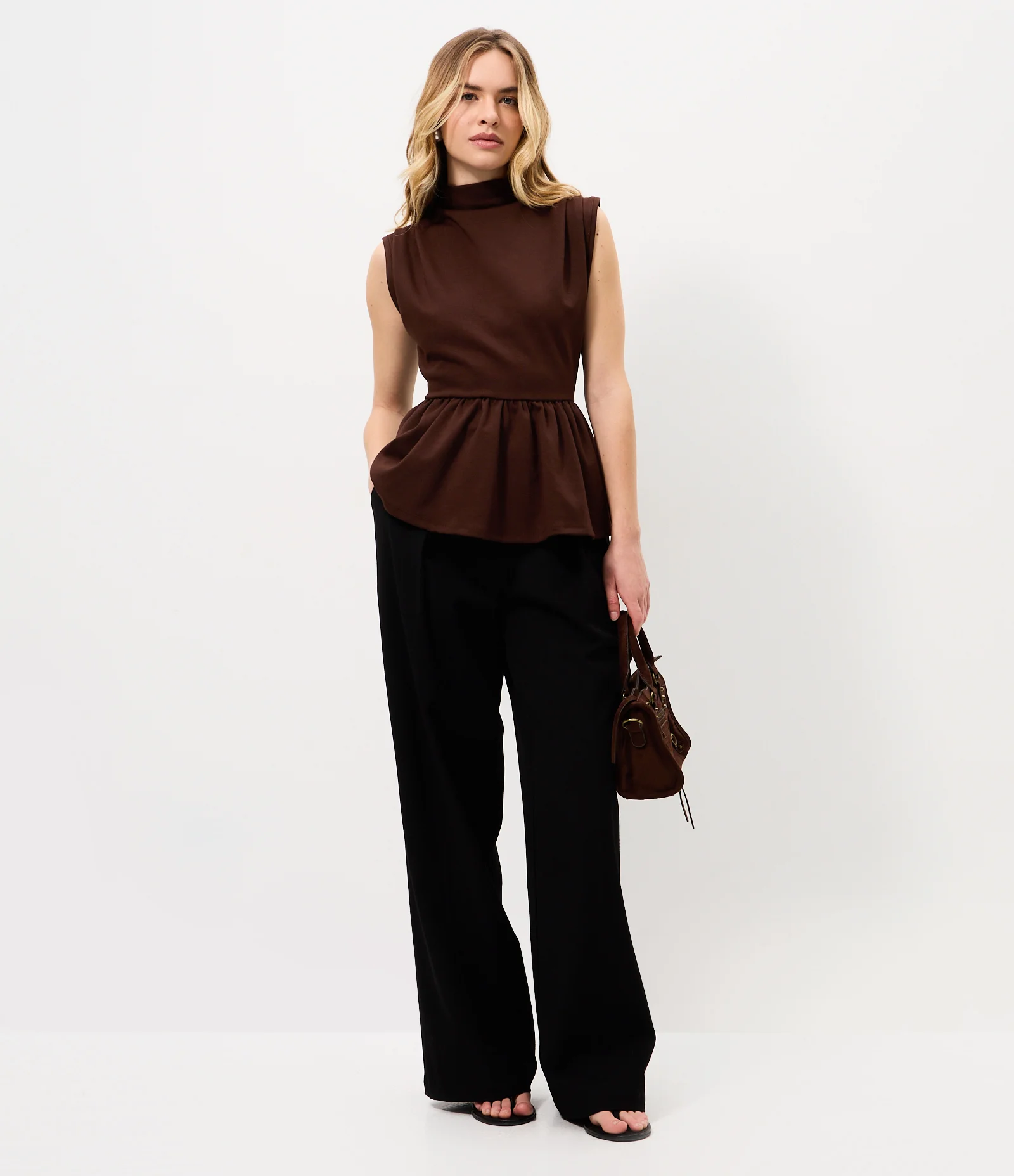 Blusa Peplum em Ponto Roma com Gola Alta Marrom 2
