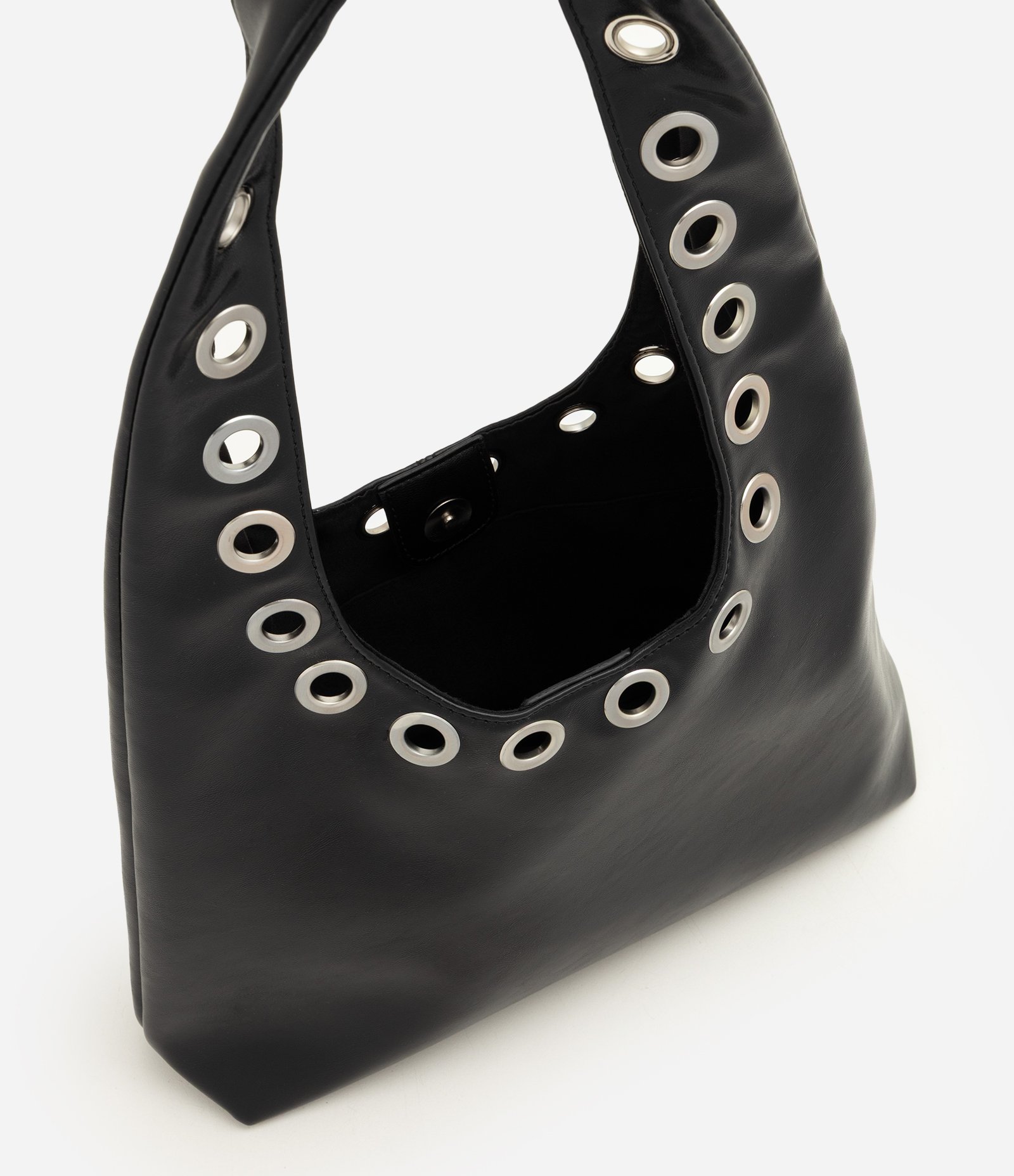 Bolsa Hobo Média em PU com Ilhoses Metálicas Preto 4