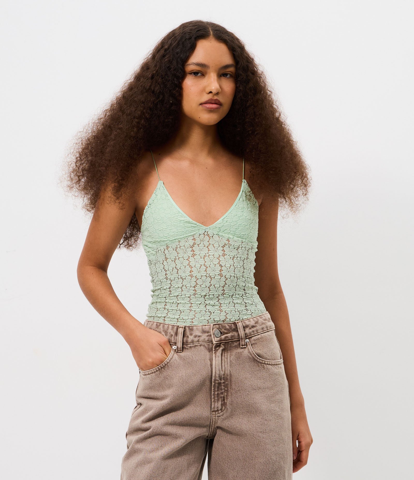 Blusa Alcinha em Renda Texturizada com Decote V Verde 1