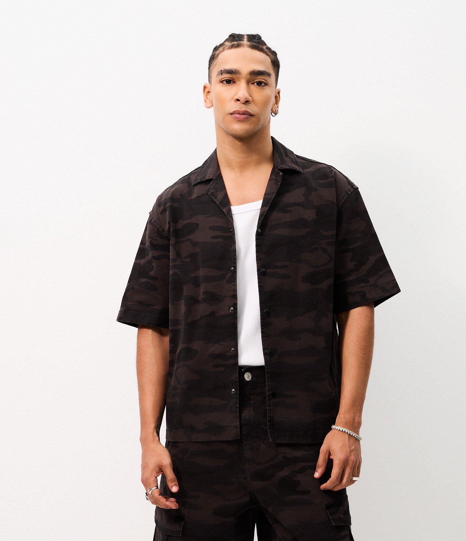 Camisa Boxy em Sarja Camuflada Preto 1