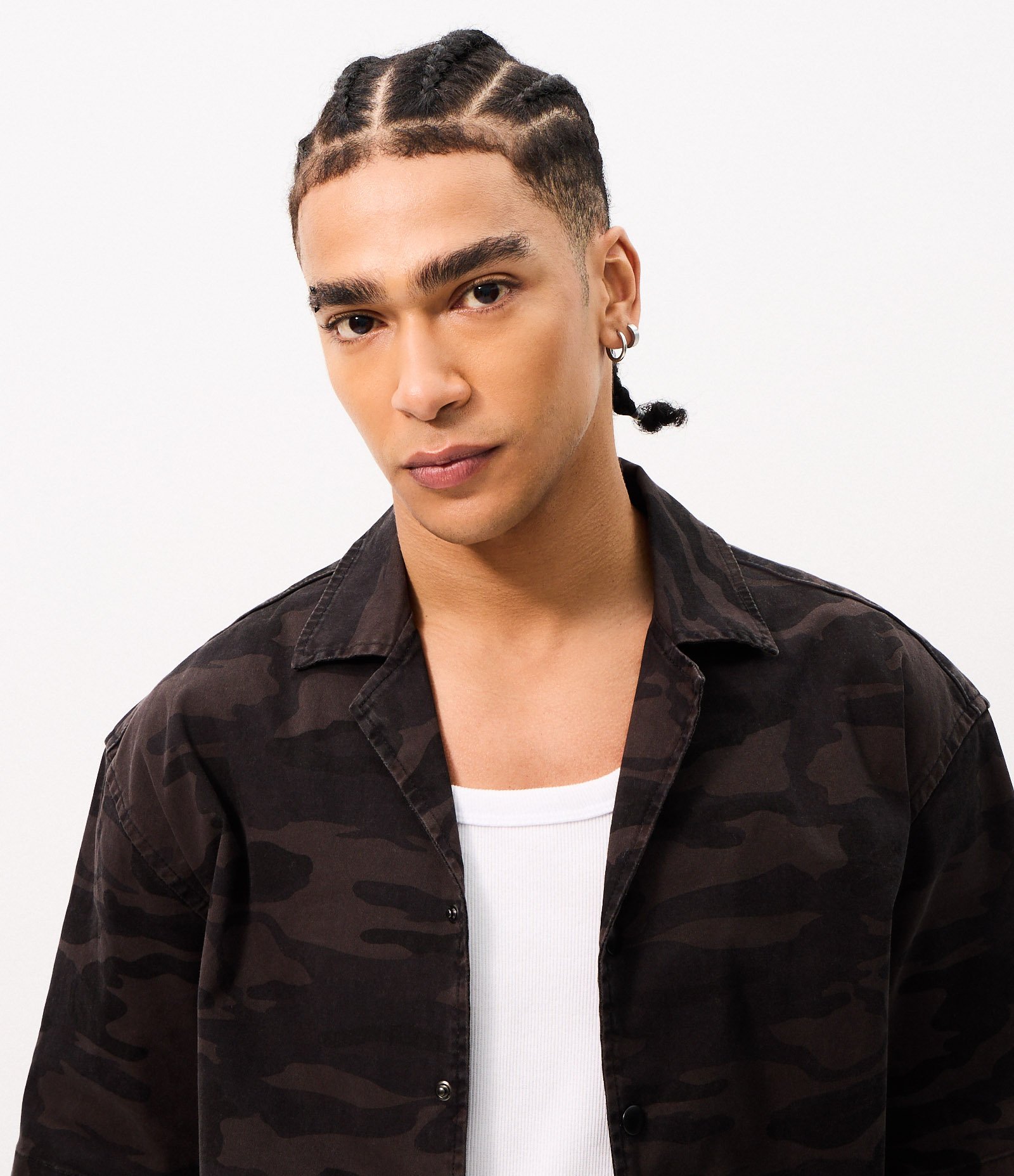 Camisa Boxy em Sarja Camuflada Preto 3