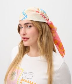 Lenço Quadrado em Flanela com Estampa de Selos Curve & Plus Size