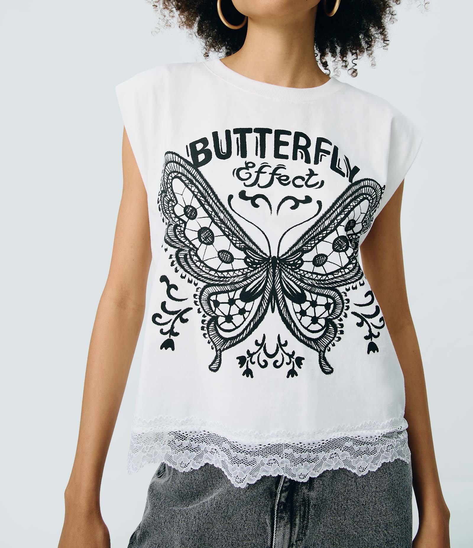 Blusa Muscle em Algodão com Estampa Butterfly Effect e Renda Branco 3