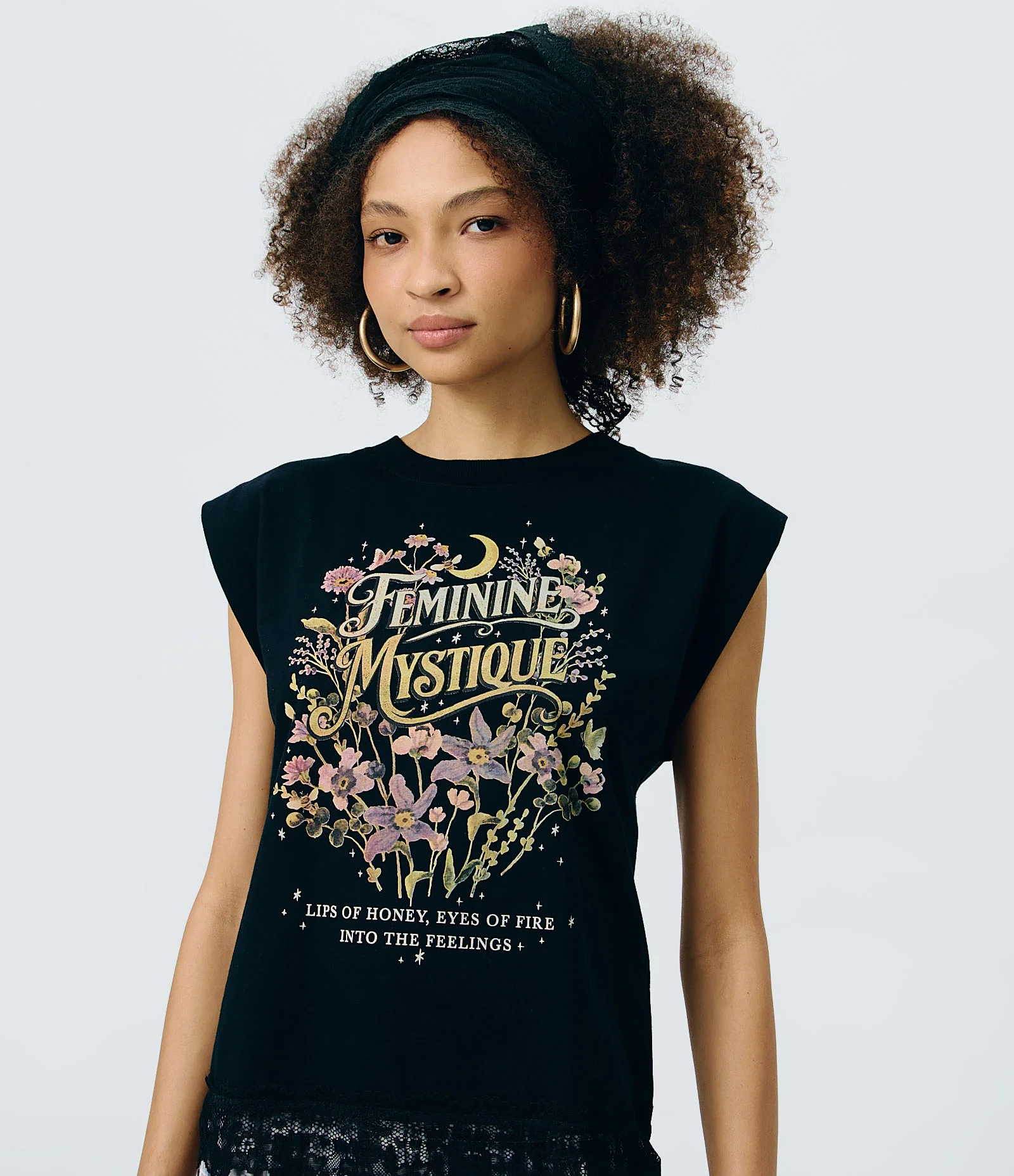 Blusa Muscle com Estampa Feminine Mystique e Barra Rendada Preto 1