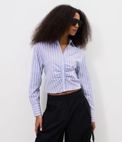 Camisa Manga Longa Listrada em Tricoline com Drapeados Frontais
