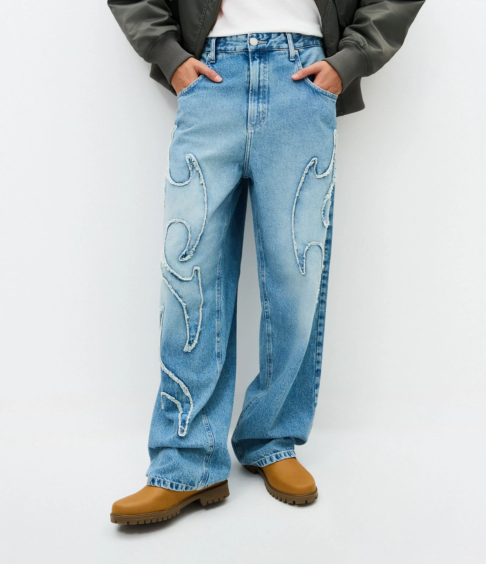 Calça Super Baggy em Jeans com Tribal em Efeito Desfiado Azul Claro 2