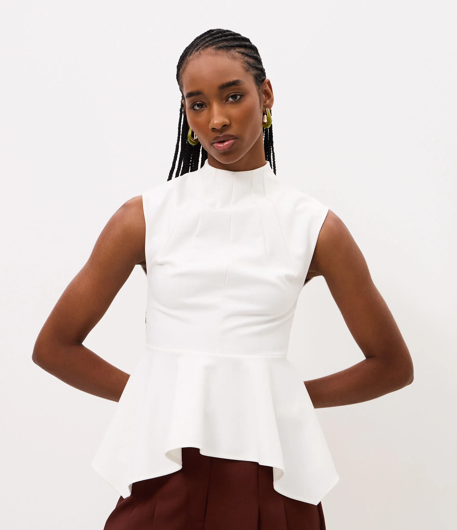 Blusa com Gola Alta e Barra Peplum Assimétrica Branco 1