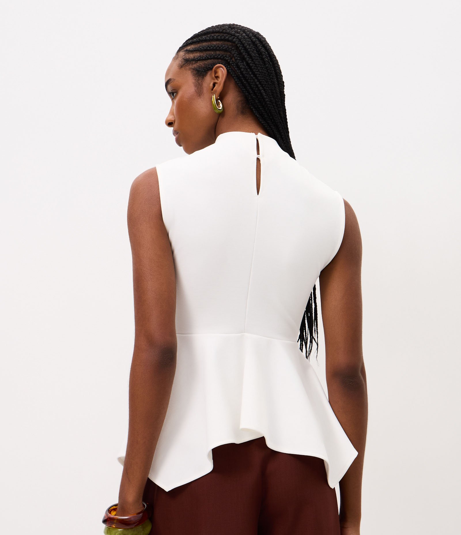 Blusa com Gola Alta e Barra Peplum Assimétrica Branco 4