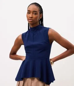 Blusa com Gola Alta e Barra Peplum Assimétrica