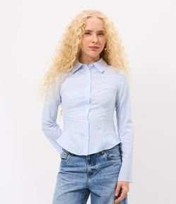 Camisa em Tricoline Listrada com Modelagem Ajustada