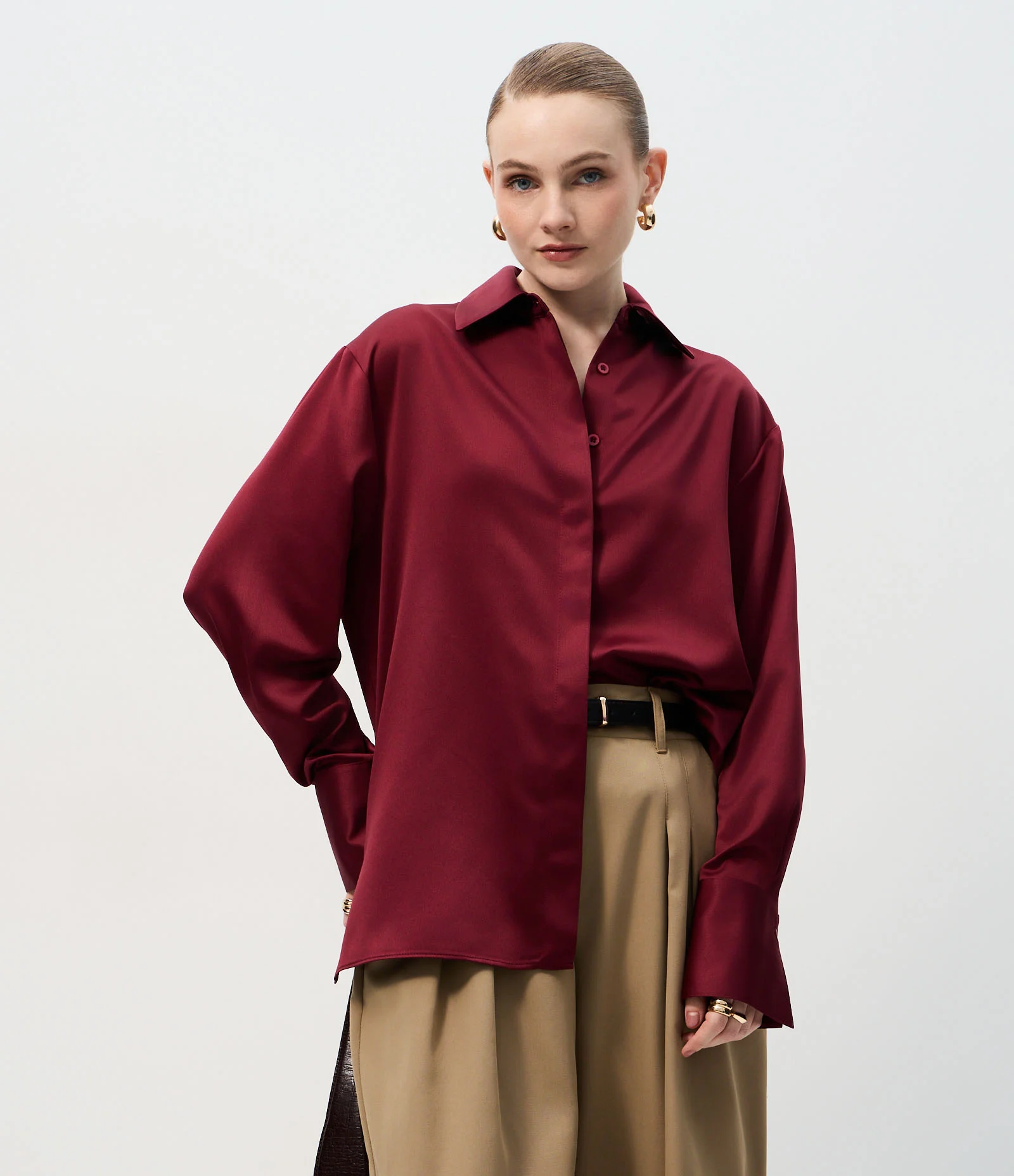 Camisa Acetinada com Punhos Largos Vermelho 1