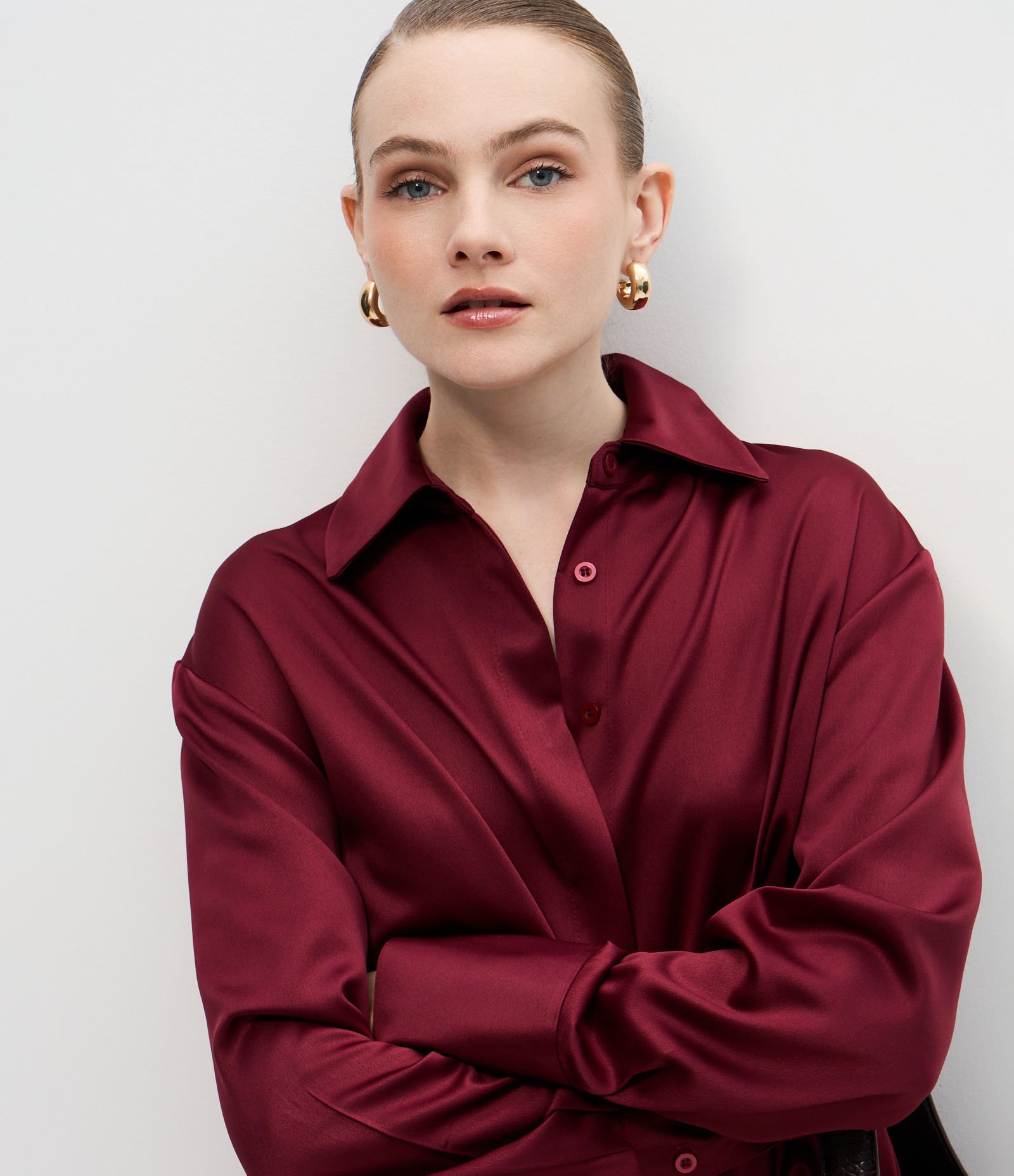 Camisa Acetinada com Punhos Largos Vermelho 4