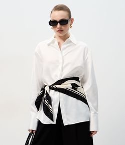 Camisa Acetinada com Punhos Largos