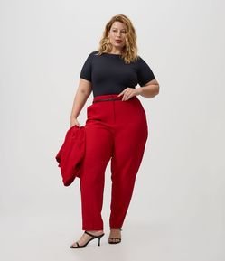 Calça Cenoura Alfaiatada com Cinto Curve & Plus Size