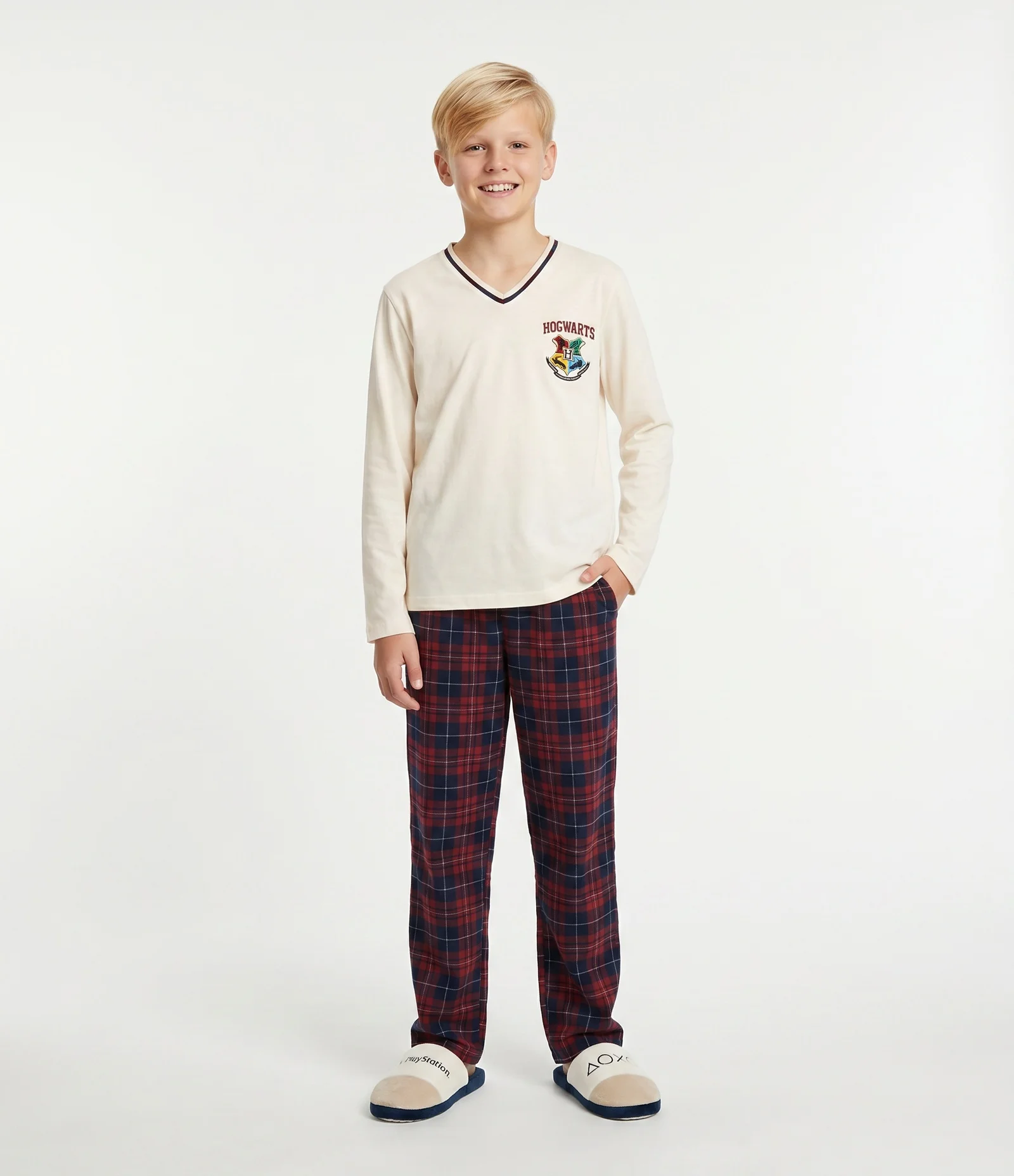Pijama Infantil Harry Potter com Estampa Hogwarts e Calça Xadrez – Tam 7 a 16 Anos Off White/Vermelho/Azul 1
