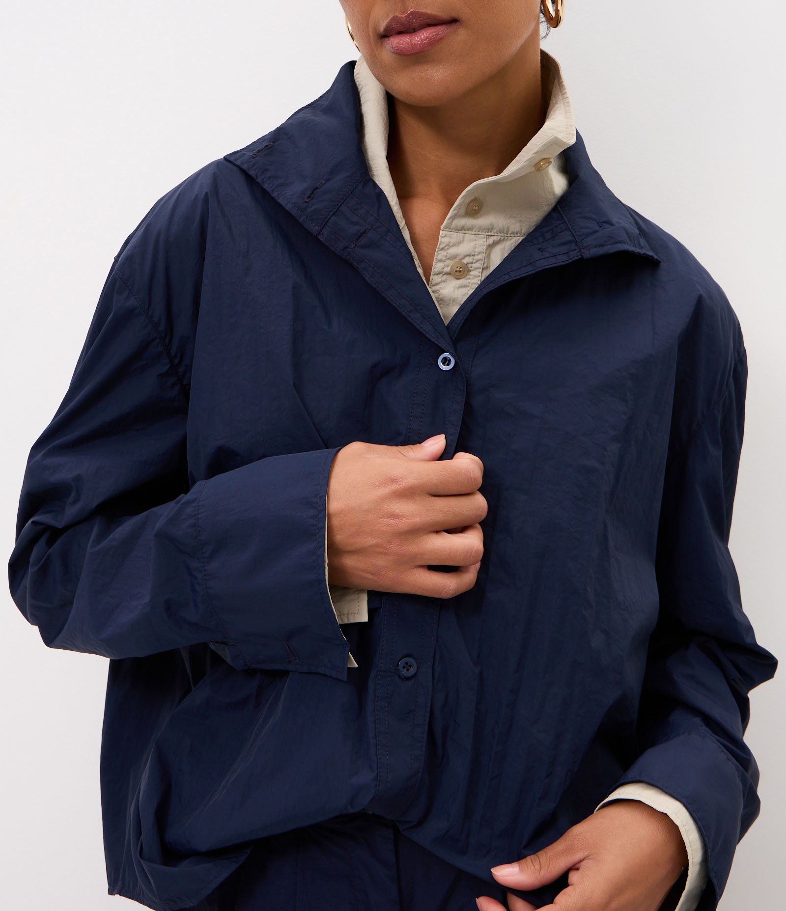 Camisa em Poliamida com Gola Alta Azul 5