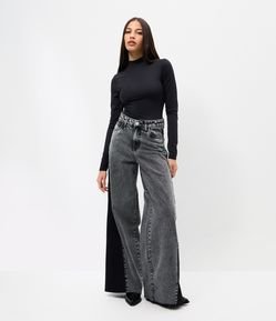 Calça Wide Leg em Jeans com Recorte Lateral e Cintura Média