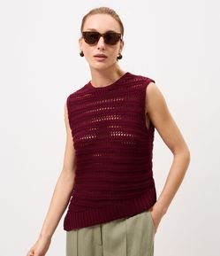 Blusa em Tricô Assimétrica com Gola Redonda