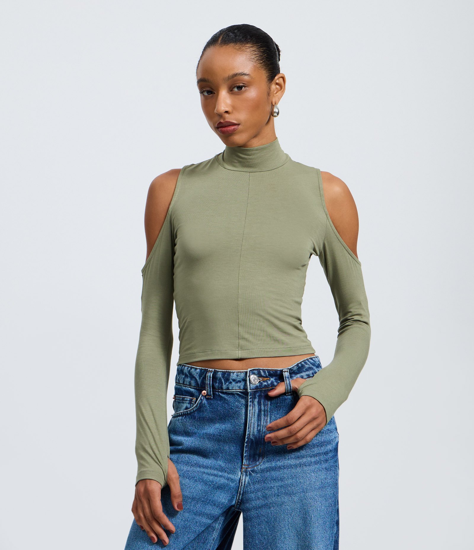 Blusa com Recorte Vazado nos Ombros Verde 1