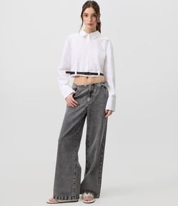 Camisa Cropped com Cinto e Bolso Frontal