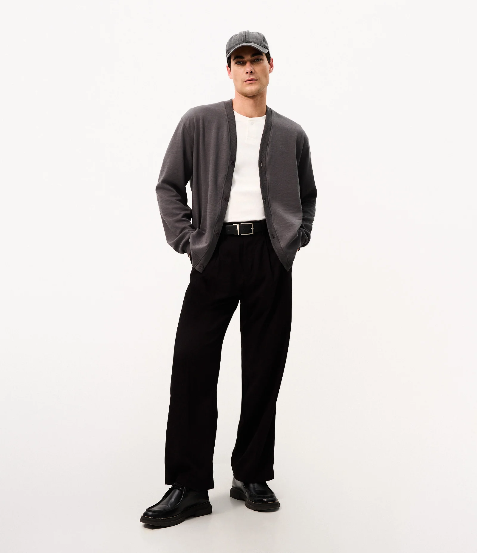 Cardigan Suedine com Botões Cinza 2