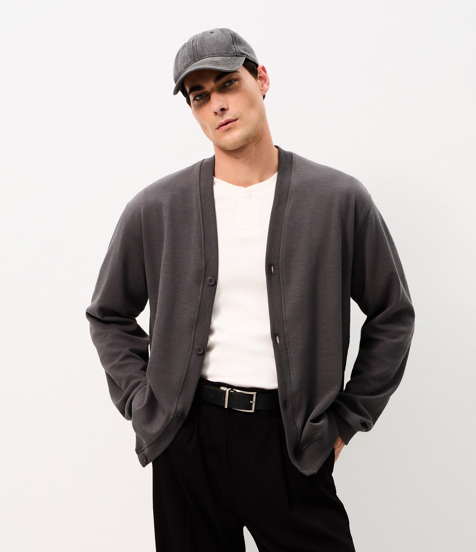 Cardigan Suedine com Botões Cinza 3