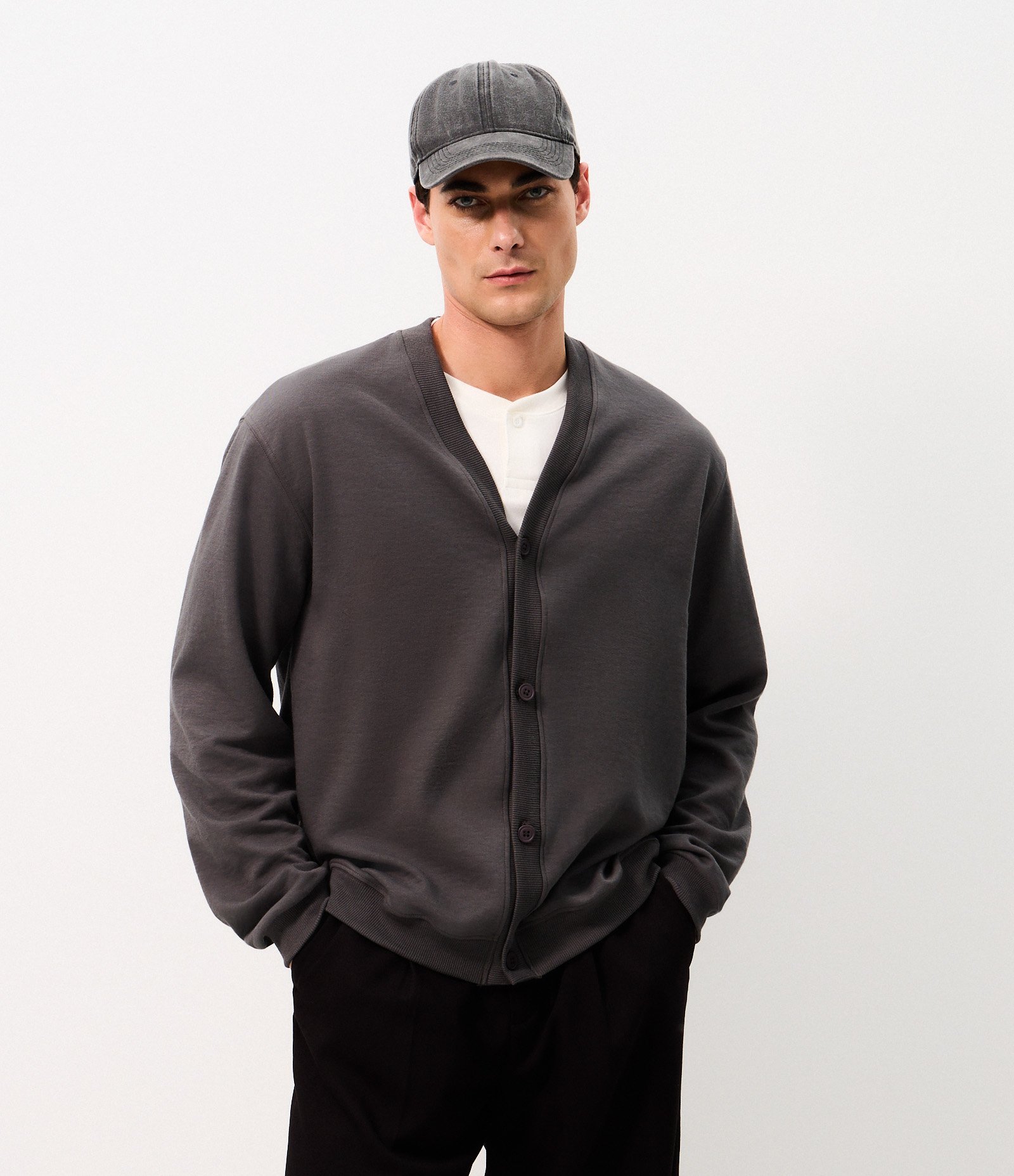 Cardigan Suedine com Botões Cinza 5