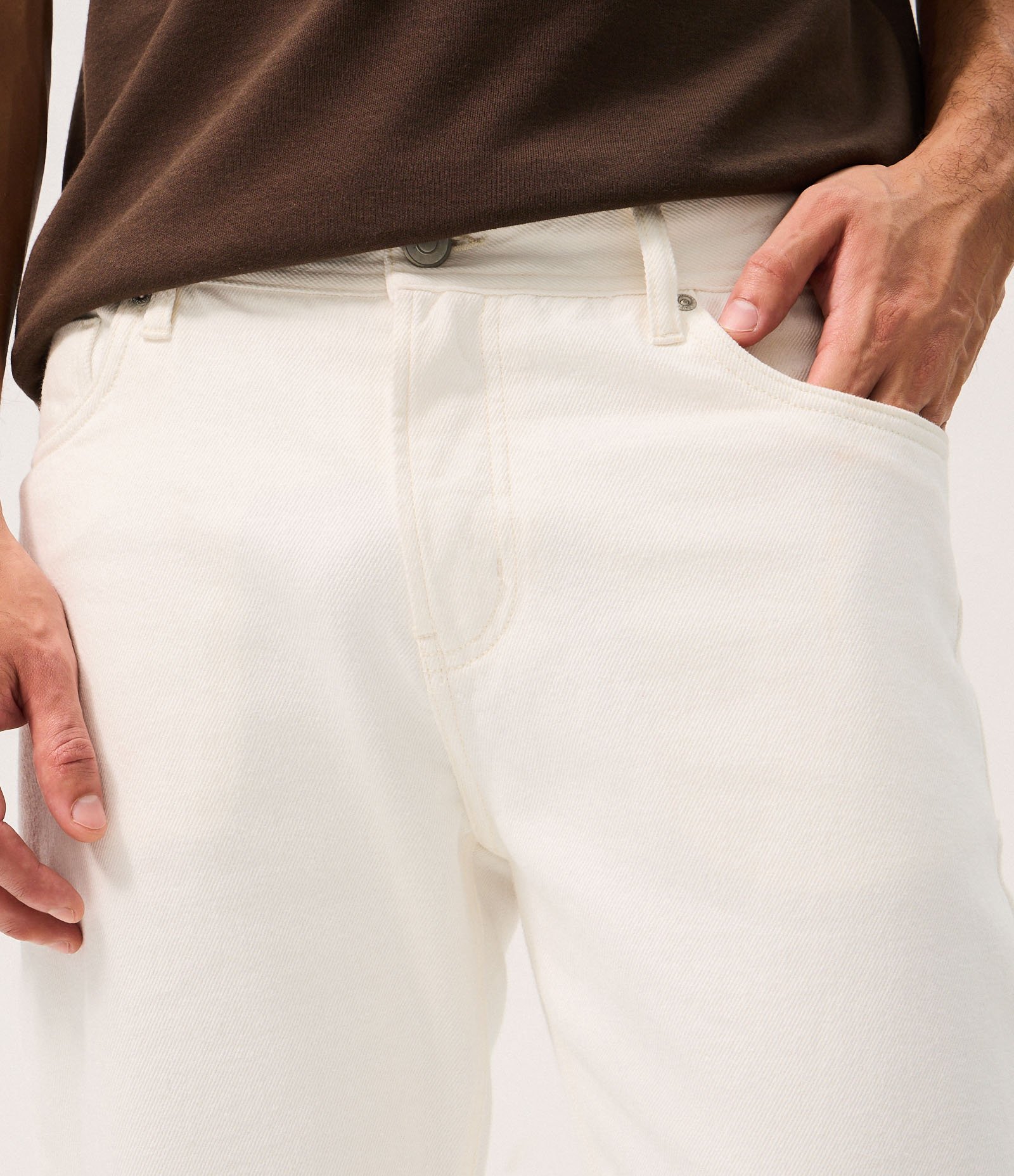 Calça Reta em Sarja com Bolsos e Cintura com Passantes Branco 6