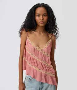 Blusa Assimétrica com Entremeio de Renda e Alças para Amarração