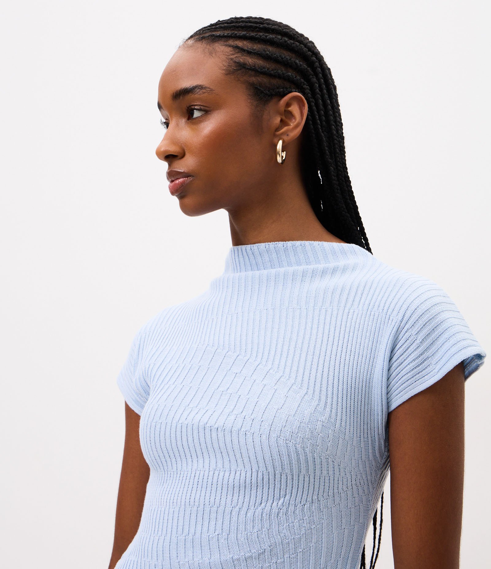Blusa em Tricô com Gola Alta e Barra Assimétrica Azul 3