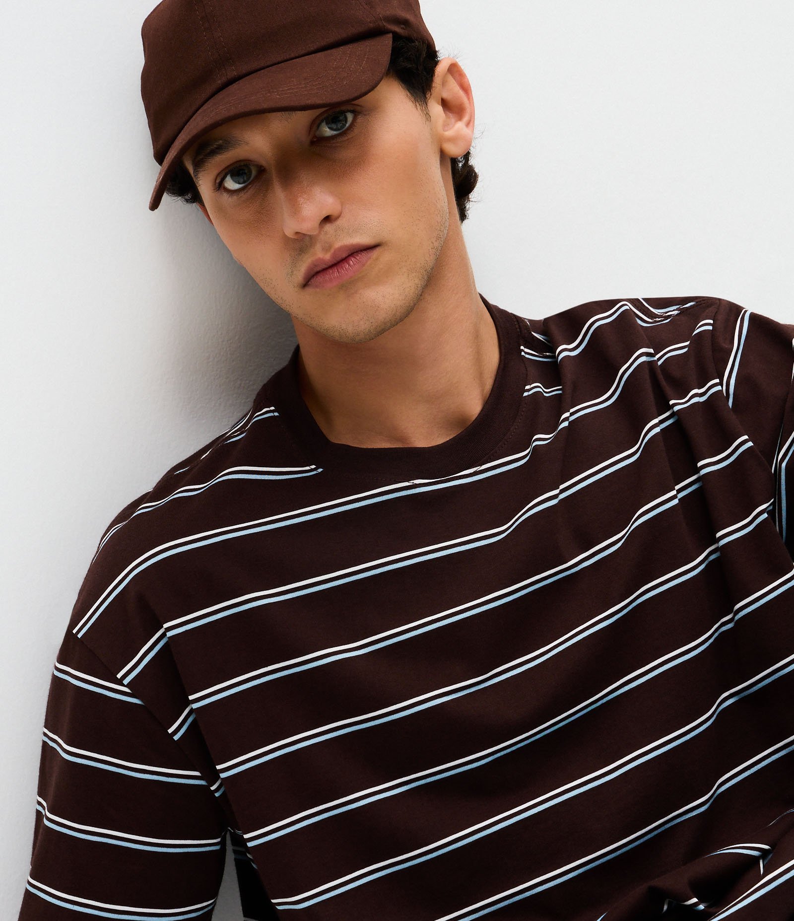 Camiseta Relaxed em Algodão com Estampa Listrada Marrom 1