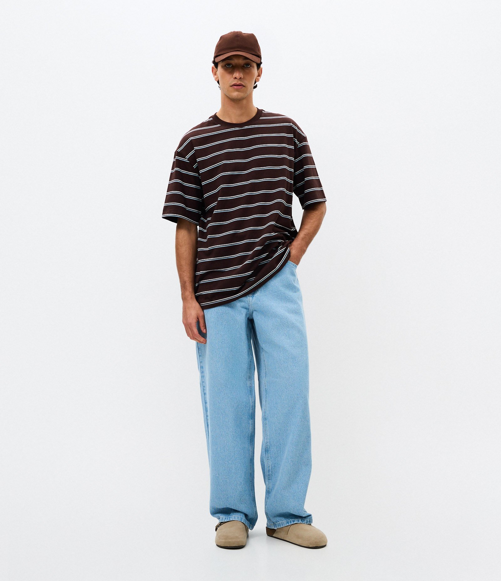 Camiseta Relaxed em Algodão com Estampa Listrada Marrom 2