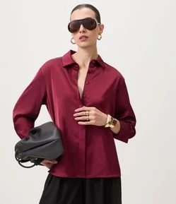 Camisa Acetinada com Gola Clássica