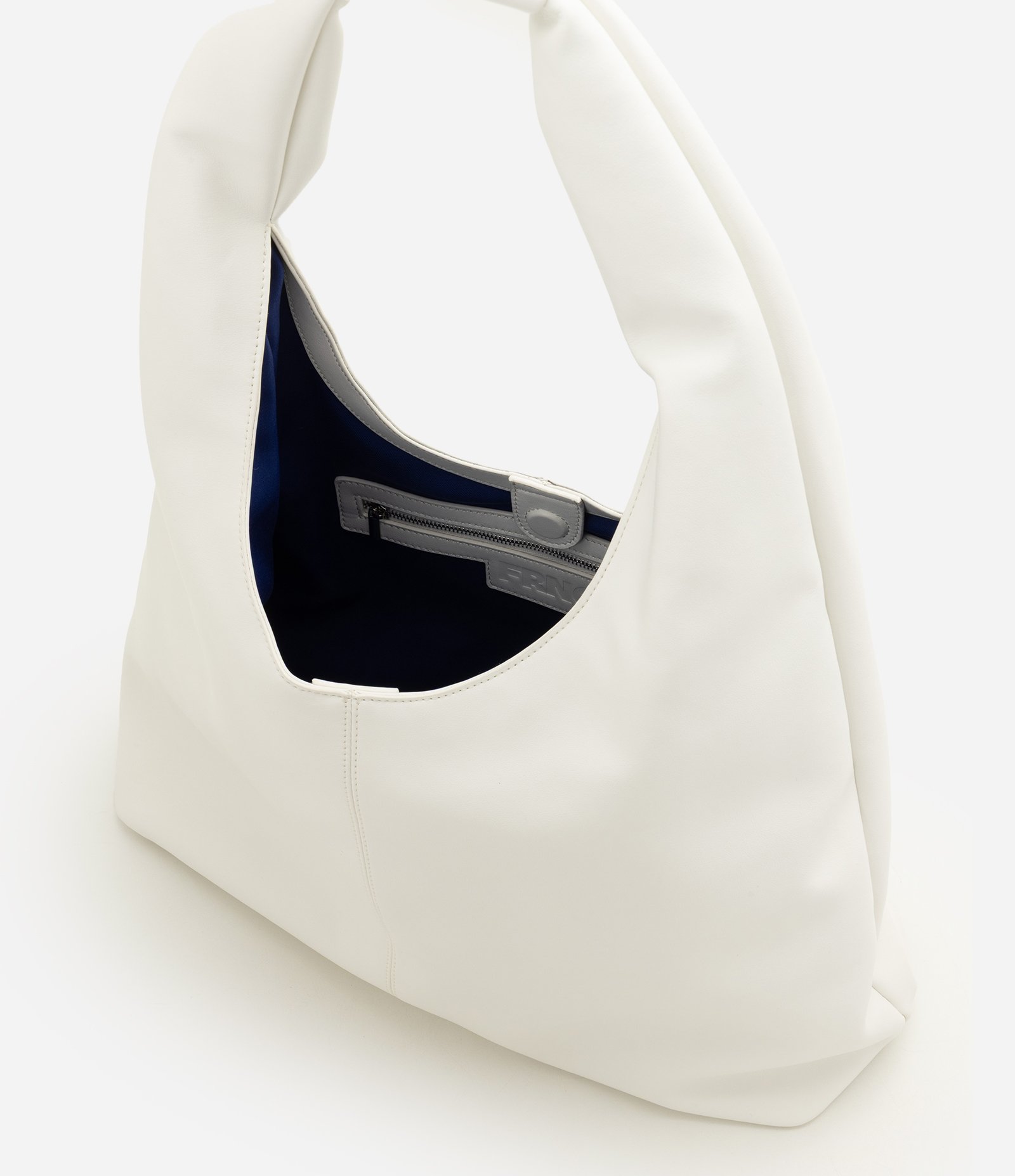 Bolsa Hobo Grande em Couro e Detalhe de Nó na Alça Off White 6
