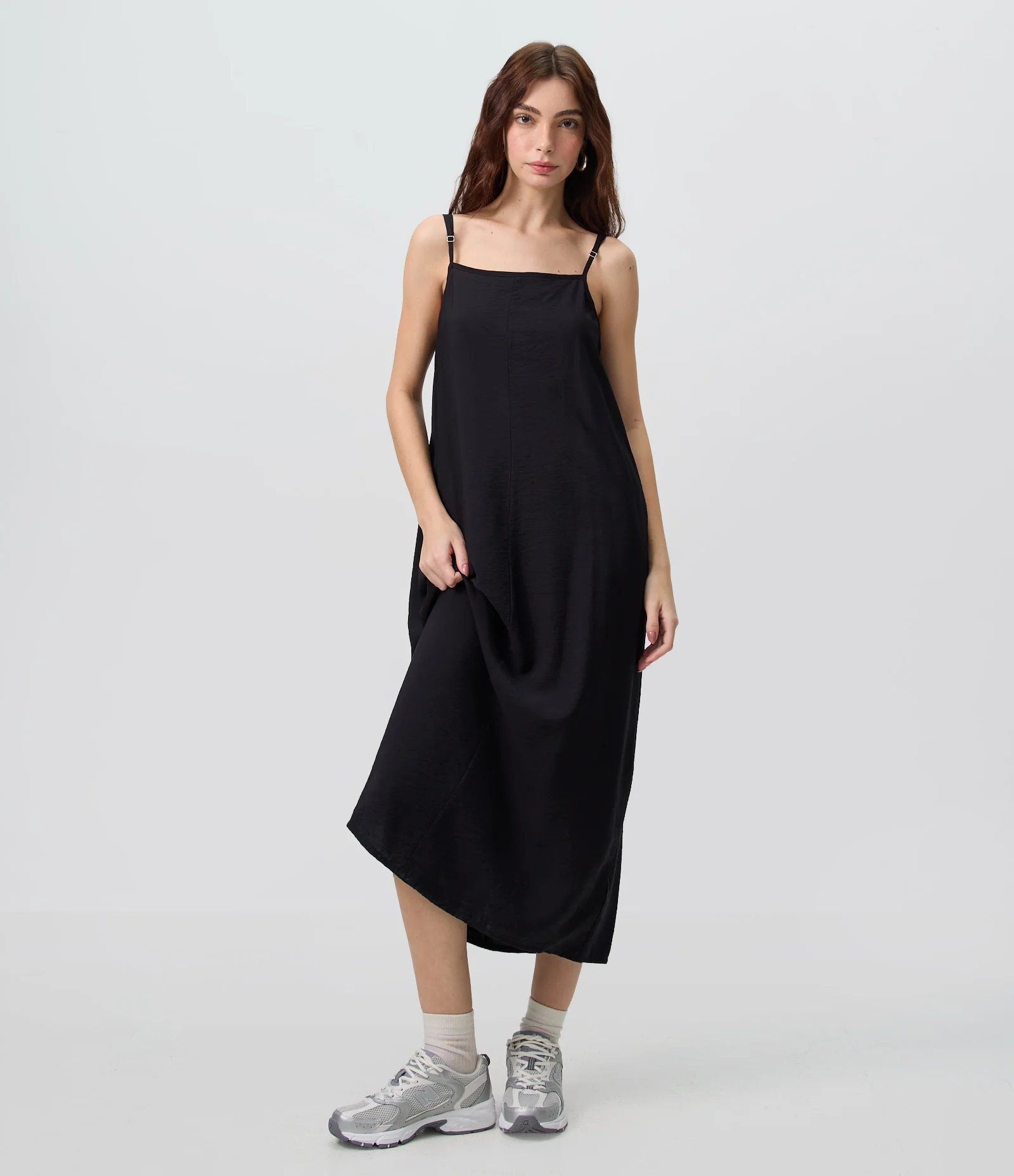 Vestido Longo e Reto em Crepe com Bolsos Preto 1