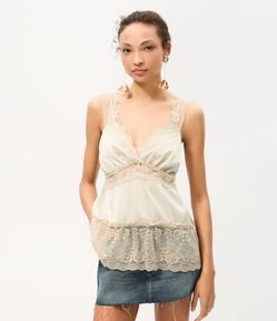 Blusa em Renda com Alças Largas e Barra Assimétrica