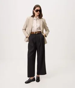 Calça Wide Leg Alfaiatada com Cós Estruturado
