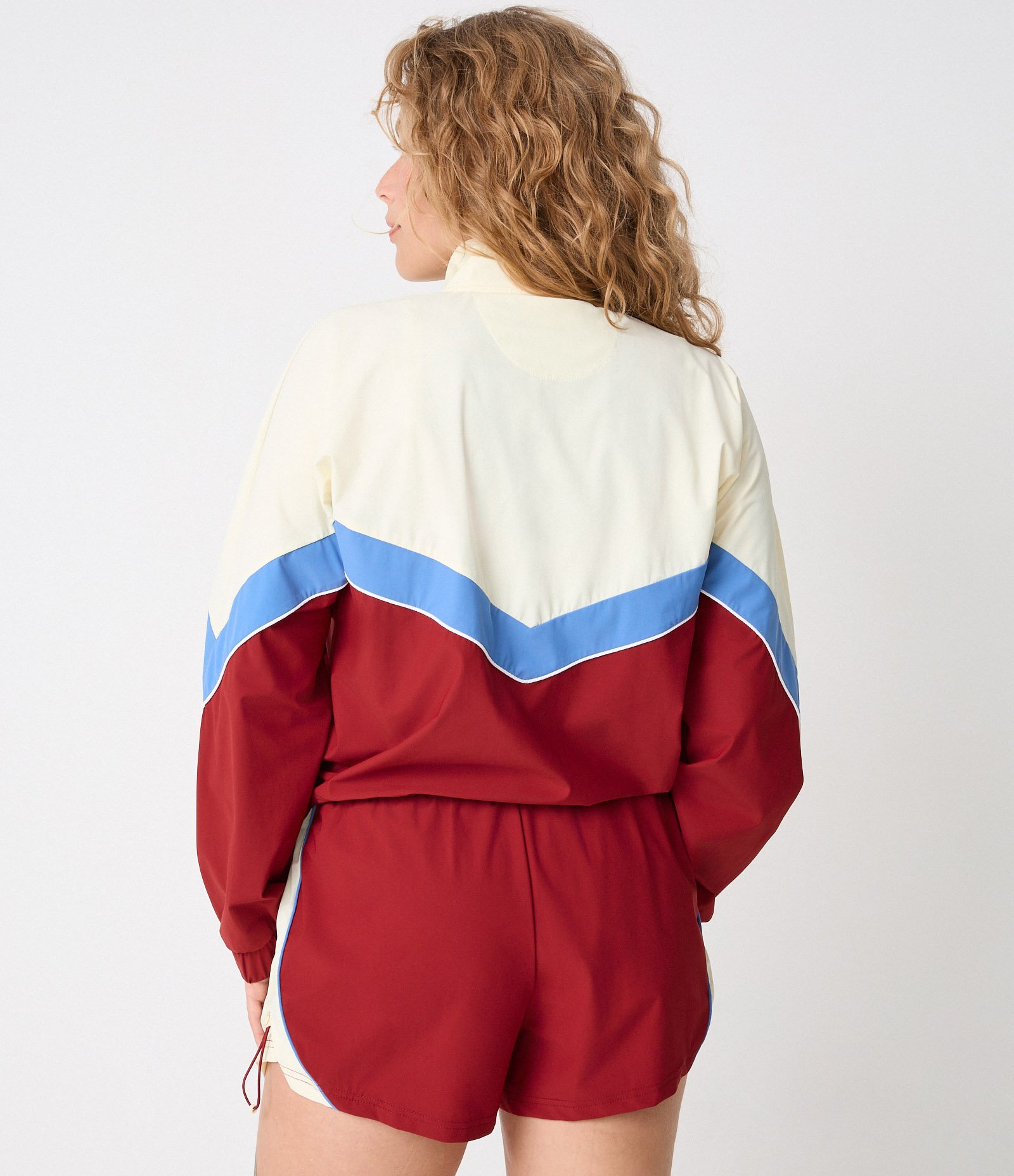 Jaqueta Esportiva Quebra Vento com Estampa Color Block Vermelho/Azul/Off White 3
