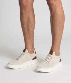Tênis Casual de Knit com Detalhe em Couro