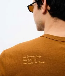 Camiseta em Algodão com Estampa Tu Vens Alceu Valença