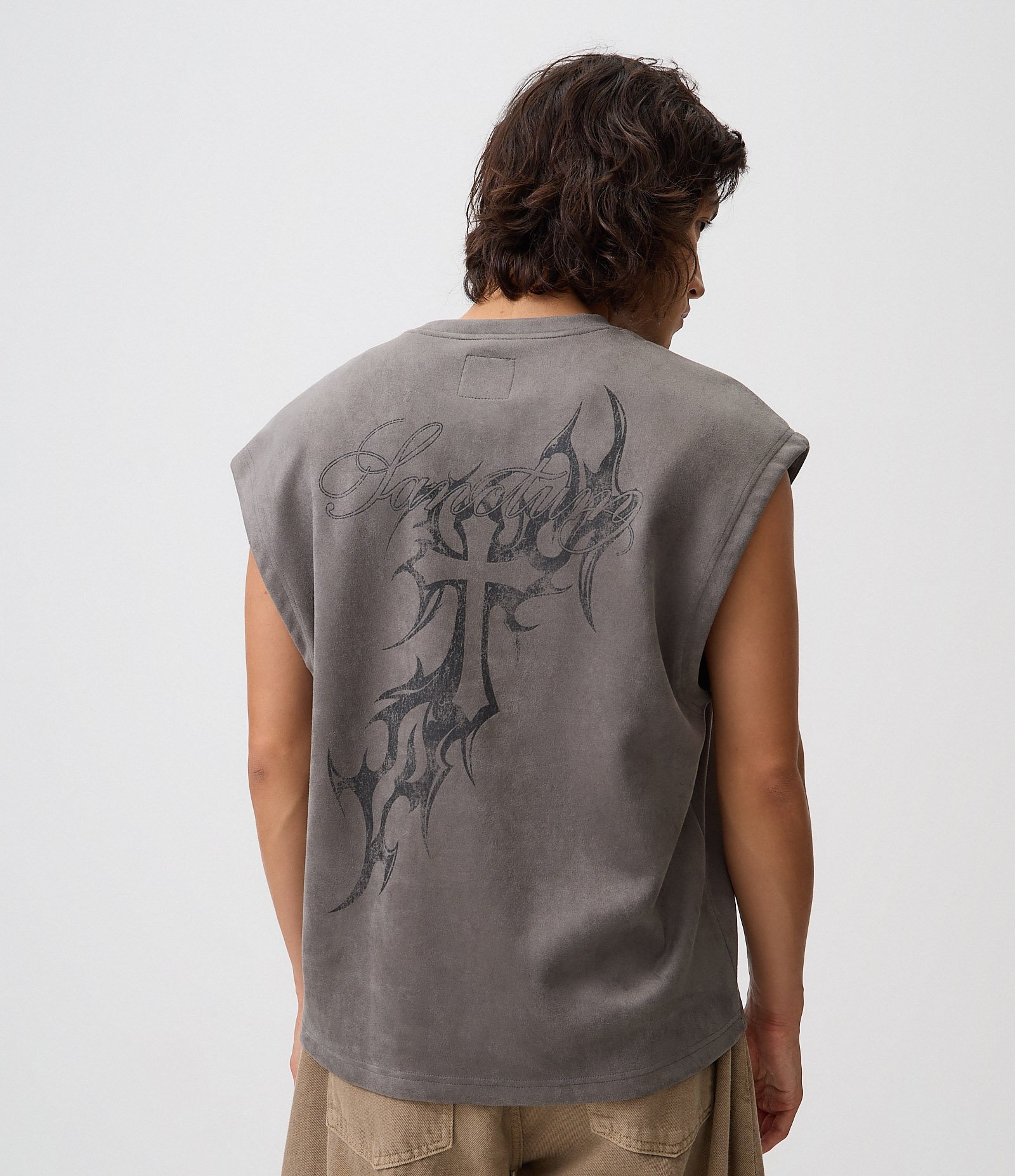 Regata em Suede com Estampa Localizada Cinza 2