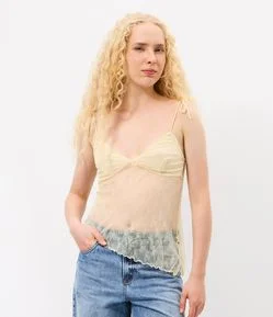 Blusa em Renda com Alças de Amarração e Barra Assimétrica