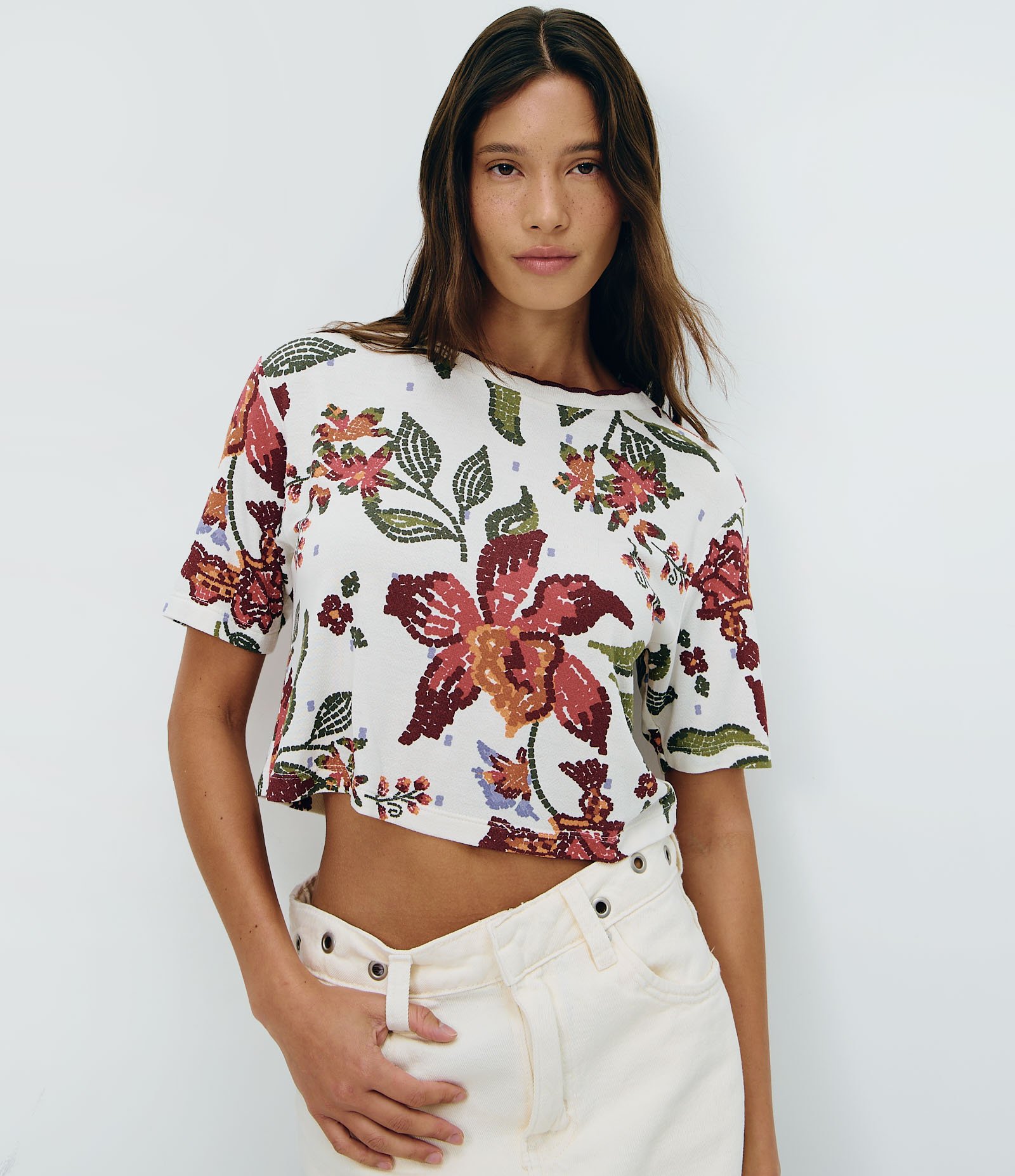 Blusa em Moletinho de Viscose com Estampa Floral Branco 3