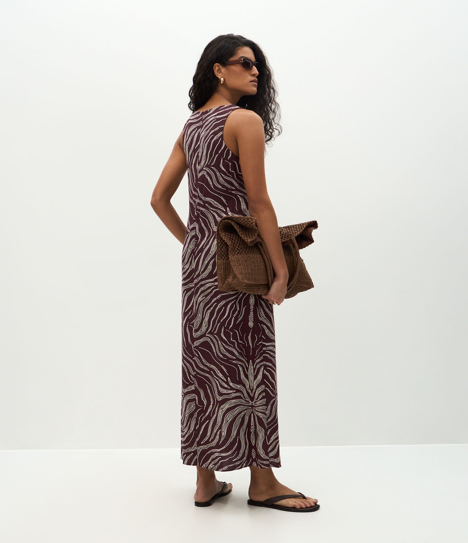 Vestido Midi em Viscolinho com Estampa Orgânica Marrom 4