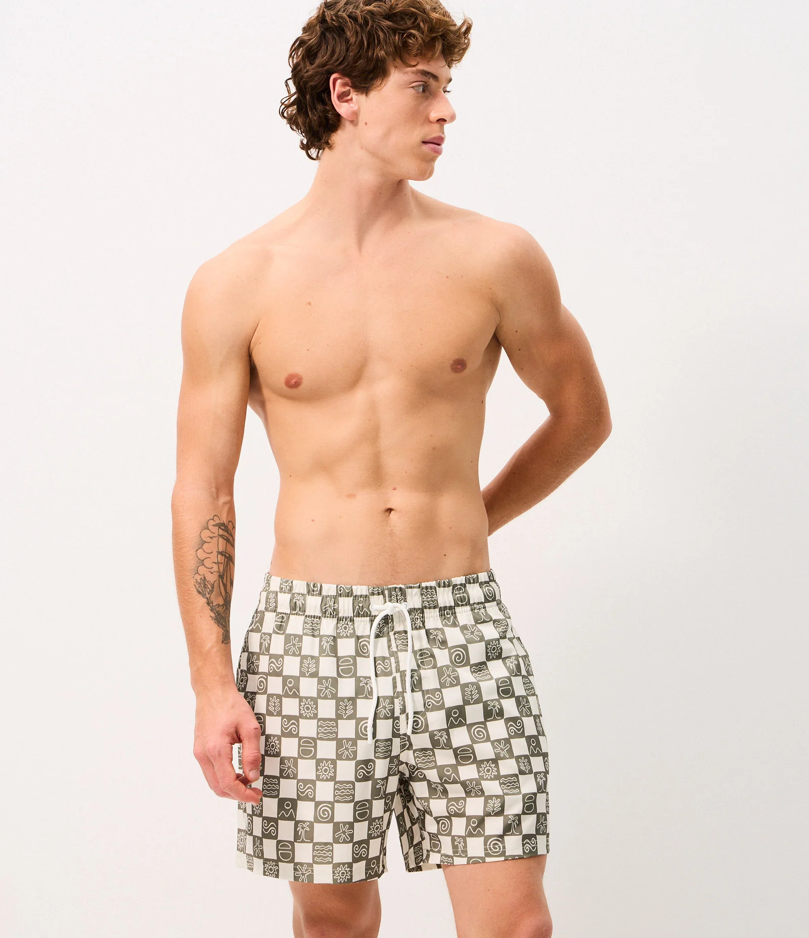 Bermuda com Estampa Grid Ilhas Off White 1